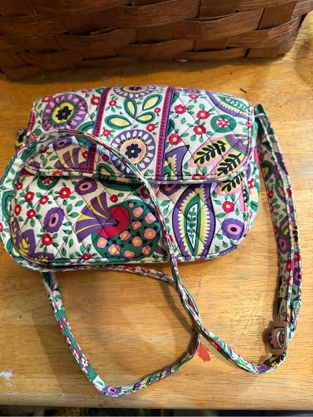 Vera Bradley retired Floral & paisley quilted cotton cloth flap medium Crossbody